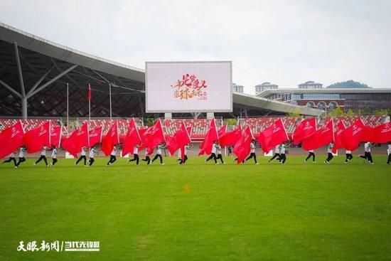 加克波右路下底传到门前，奥利斯解围不远迪亚斯横传萨拉赫推射破门，水晶宫1-1利物浦。